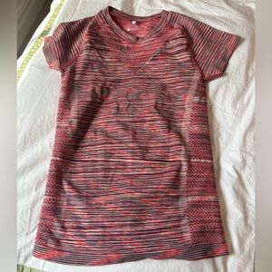 ZELLA Multicolored Short Sleeve Workout Top barely worn amazing condition size S